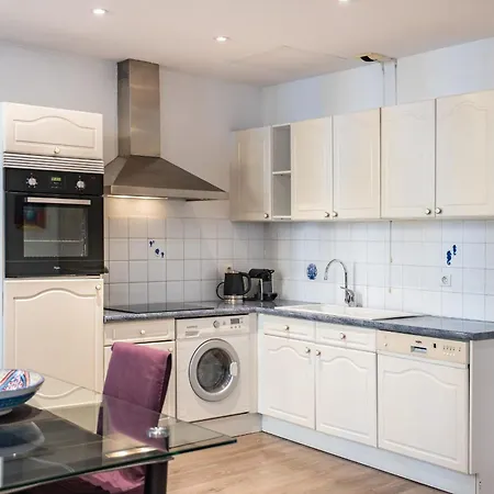 Cozystay 1802 One Bedroom In The Heart Of Apartment